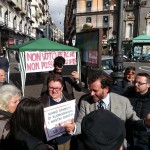 Gazebo del "Non voto" in piazza Trieste e Trento